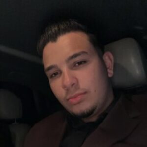 Fotografie de profil a lui Elisei Dumitru